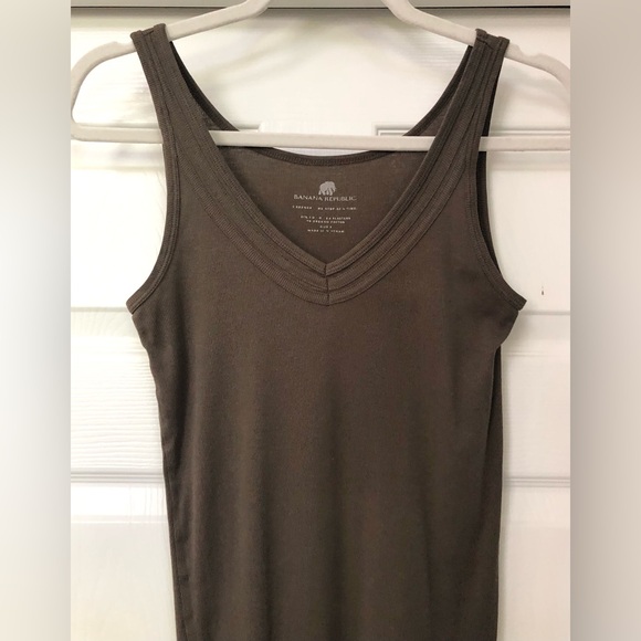 Banana Republic Rib V-Neck Soft Tank Top Cami - Picture 13 of 16
